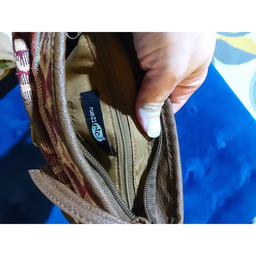 Y2K Rue 21 boho tribal knit leather crossbody earthy hippie 11x10 in adj strap